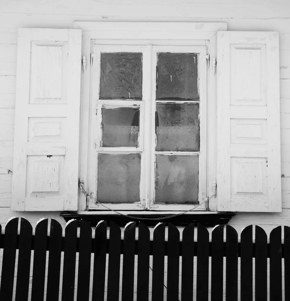 Fenêtre Une Ancienne Maison Bois Pologne — Photo