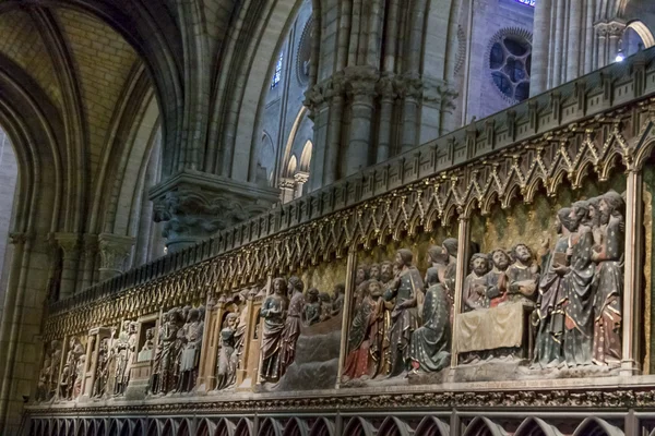 Interieur van de kathedraal notre dame - Parijs. — Stockfoto