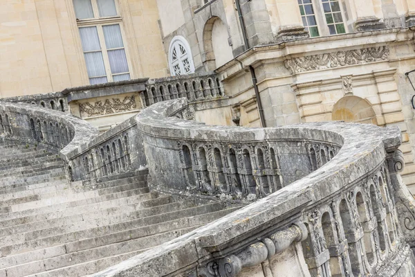 Лестница в Королевский охотничий замок в Фонтенбло, Франция . — стоковое фото