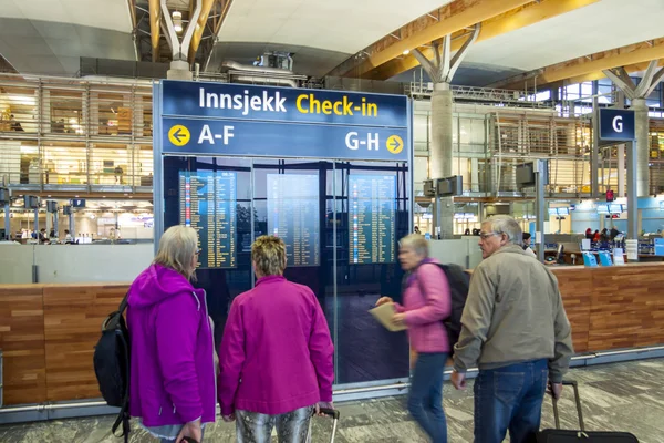 Interiér z mezinárodního letiště Oslo Gardermoen — Stock fotografie