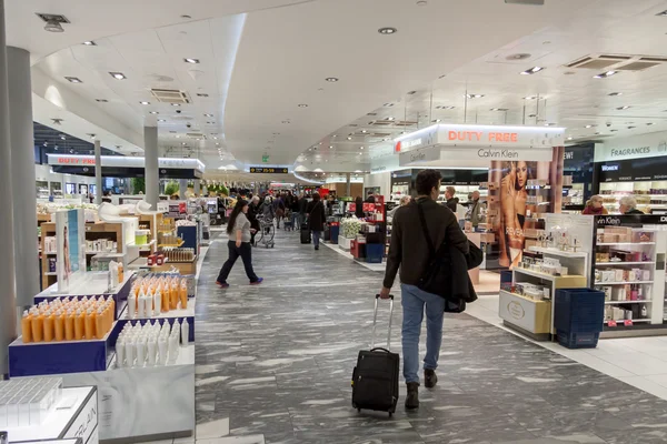 Duty Free Shop в международном аэропорту Осло Гардермоен — стоковое фото