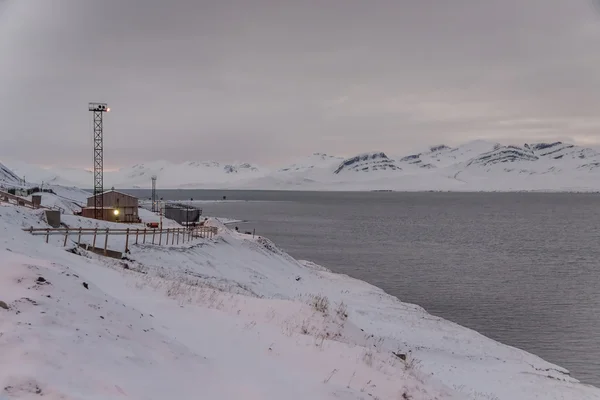 Barentsburg - aldeia russa em Spitsbergen — Fotografia de Stock