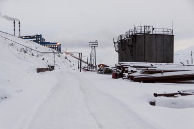 Barentsburg - Rus köy Spitsbergen üzerinde güç istasyonu