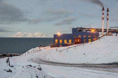 Barentsburg - Rus köy Spitsbergen üzerinde güç istasyonu