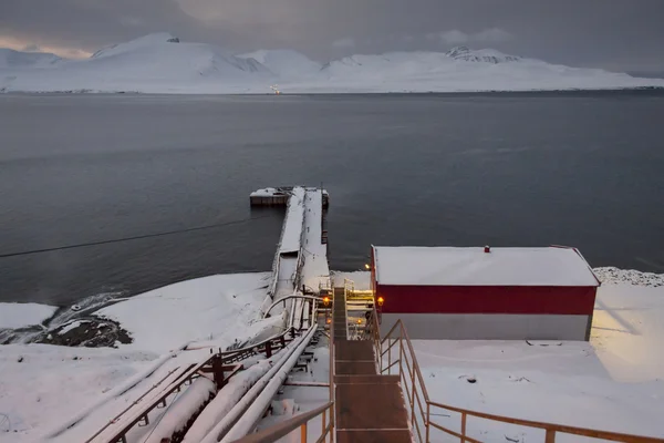 Barentsburg - villaggio russo su Spitsbergen — Foto Stock