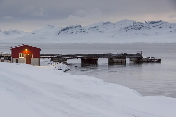 Barentsburg-俄罗斯村庄在斯匹次卑尔根 — 图库照片