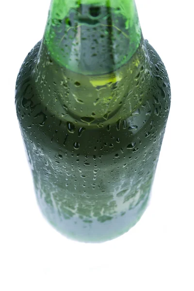 Fles met gouden bier. — Stockfoto