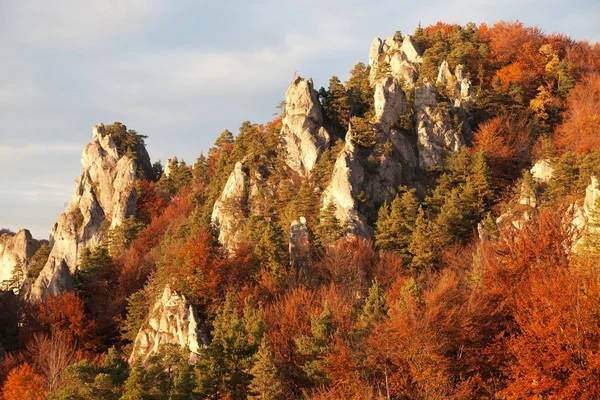 Sulov klippiga bergen - sulovske skaly - Slovakien — Stockfoto