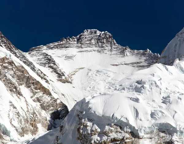 Blick auf den Mount Lhotse vom Pumo ri Basislager — Stockfoto