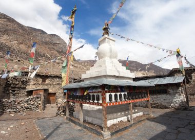 Manang villlage içinde Stupa