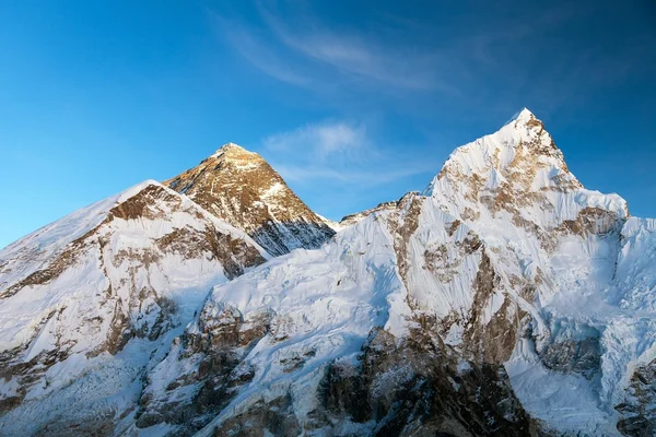 Wieczorem panoramiczny widok na mount everest — Zdjęcie stockowe