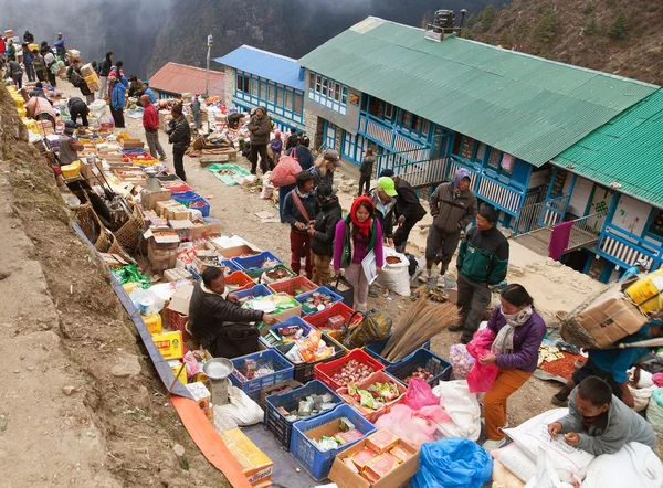 Bazaar in Namche Bazar village — Stock Photo, Image