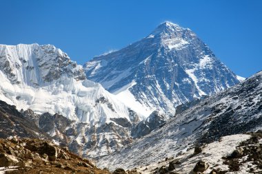 Everest'in Gokyo Vadisi'nden