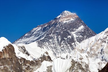 Everest'in Gokyo Vadisi'nden