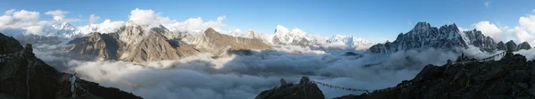 Panorama of Mount Everest, Lhotse, Makalu and Cho Oyu — Stock Photo, Image