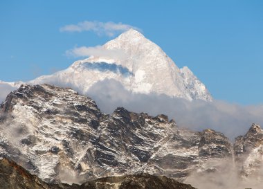 Mount Makalu görünümünü akşam