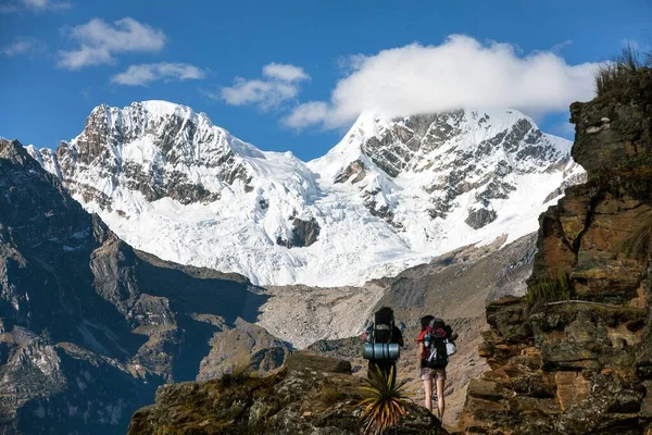 Pár Turistické Stezce Inca Cqoquequirao Trek Hora Saksarayuq Andes Hory — Stock fotografie