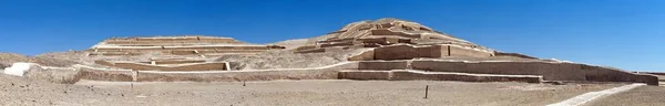 ペルーのナスカ砂漠にあるChahuachi遺跡のNascaまたはNazcaピラミッド パノラマビュー — ストック写真
