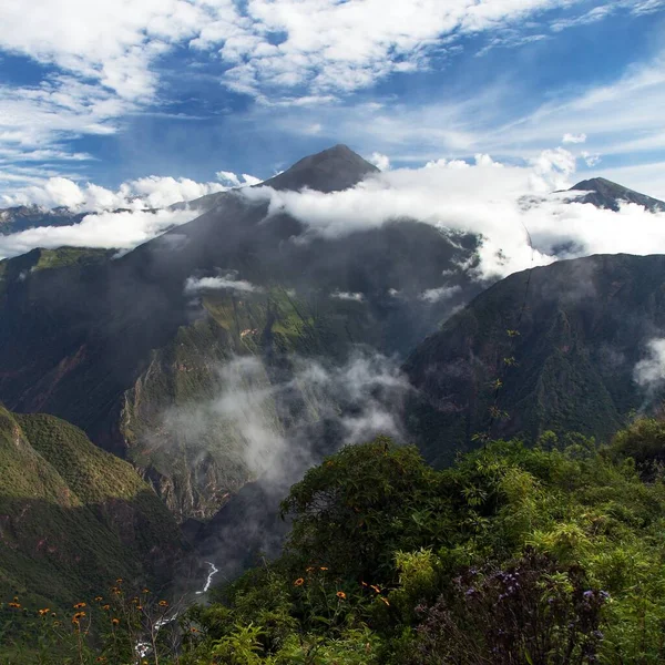 从秘鲁安第斯山脉Machu Picchu地区Cuzco地区Choquequirao徒步路径观看 — 图库照片