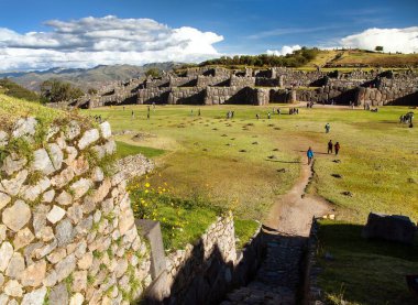 Sacsayhuaman, Cusco veya Cuzco 'daki İnka harabelerinin manzarası, Peru