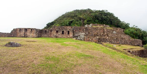 チケイラオはペルーで最も優れたインカ遺跡の1つです マチュピチュ近くのChoquequirao Incaトレッキングコース ペルーのクスコ地方 — ストック写真