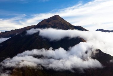 Choquequirao yürüyüş yolu, Cuzco alanı, Machu Picchu bölgesi, Peru And Dağları manzarası