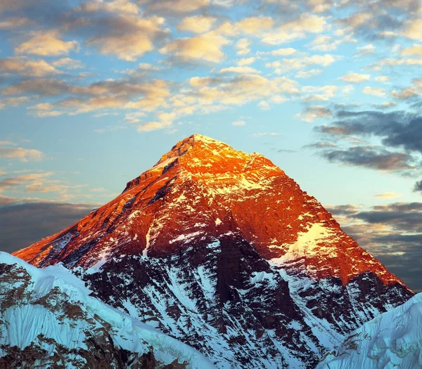 Monte Everest Vista Panorâmica Noite Com Belas Nuvens Pôr Sol — Fotografia de Stock