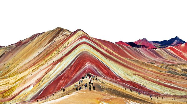 Гора Рейнбоу или Vinicunca Montana de Fette Colores, изолированные на белом фоне неба, регион Куско или Куско в Перу, перуанские горы Анд, панорамный вид
