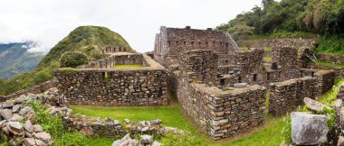 Choquequirao, Peru 'daki en iyi İnka harabelerinden biri. Machu Picchu yakınlarında Choquequirao İnka yürüyüş yolu. Peru 'daki Cuzco bölgesi 