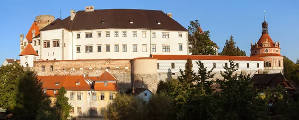 Castillo Palacio Castillo Ciudad Jindrichuv Hradec Tarde Temprano Vista Noche — Foto de Stock