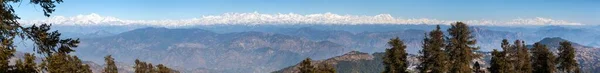 喜马拉雅 印度喜马拉雅山全景 喜马拉雅山山脉 Uttarakhand India 从Mussoorie公路到Nanda Devi山和Chaukhamba山 — 图库照片