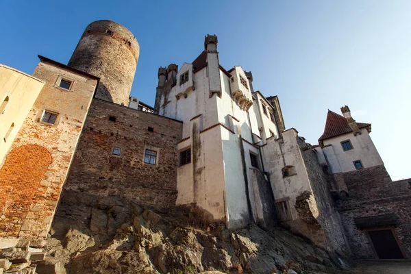 捷克共和国南波西米亚城堡城堡和Jindrichuv Hradec镇下午或傍晚景 — 图库照片