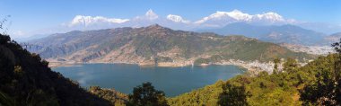 Annapurna dağının panoramik manzarası, himalaya sıradağları, Pokhara ve Phewa gölü, Pokhara vadisi, Nepal Himalayalar dağları