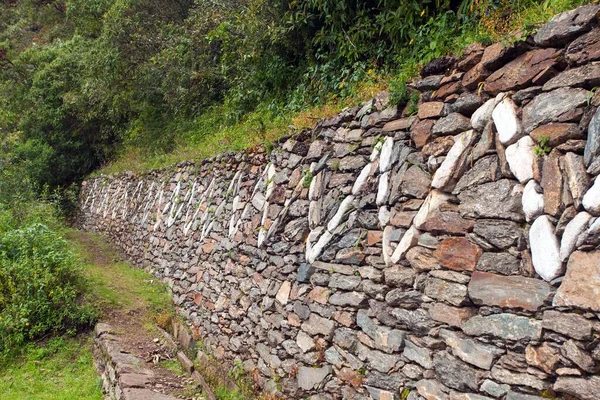 チケイラオはペルーで最も優れたインカ遺跡の1つです マチュピチュ近くのChoquequirao Incaトレッキングコース ペルーのクスコ地方 — ストック写真