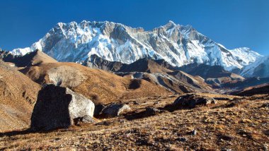 Lhotse Dağı ve Nuptse Dağı Güney Kayası yüzeyi - Everest ana kampına giden yol, Everest alanı, Sagarmatha ulusal parkı, Khumbu vadisi, Solukhumbu, Nepal Himalayas dağları