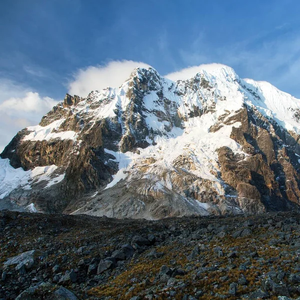 Ilta Auringonlasku Näkymä Salkantay Vuorelle Andien Vuorille Salcantay Vaellukselle Matkalla — kuvapankkivalokuva