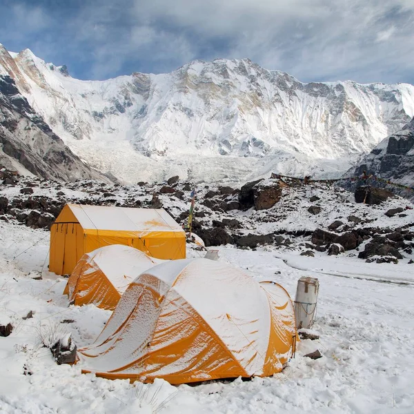 Vista Del Monte Annapurna Con Tiendas Campaña Desde Campamento Base —  Fotos de Stock