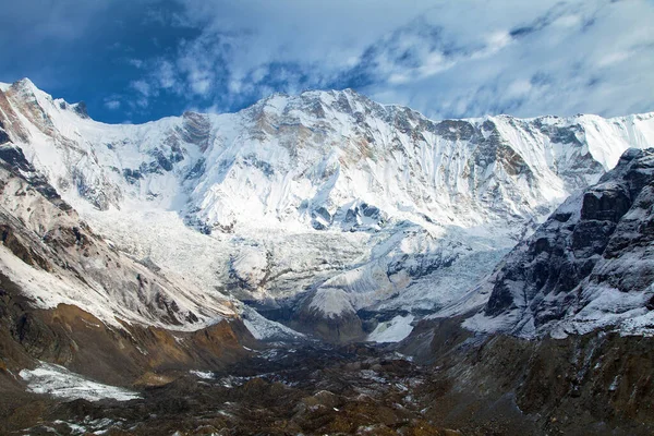 尼泊尔喜马拉雅山Annapurna山脉Annapurna山脉附近Annapurna环路旅行营地的Annapurna山 — 图库照片