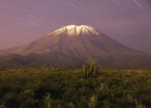 Volcán Misti Vista Nocturna Uno Los Mejores Volcanes Cerca Ciudad — Foto de Stock