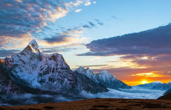 Večerní Západ Slunce Pohled Horu Ama Dablam Cestě Everest Base — Stock fotografie