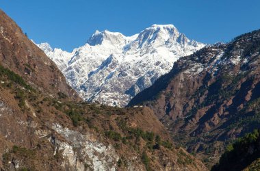 Himalaya, Hint Himalayalarının panoramik manzarası, büyük Himalayalar, Uttarakhand Hindistan