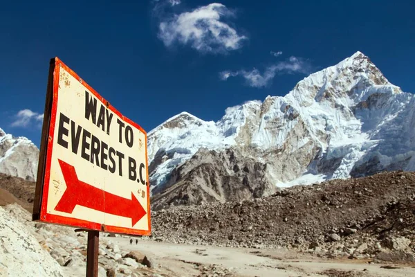 Nuptse Tepe Öldüremediğimiz Shep Köyü Tabela Yol Everest Ana Kampı — Stok fotoğraf