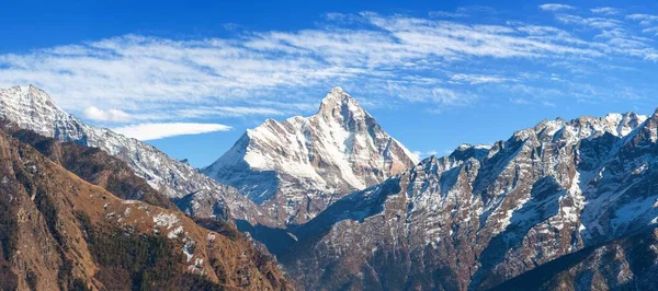 Гора Нанда Деви Красивым Небом Одна Лучших Гор Индийских Гималаях — стоковое фото