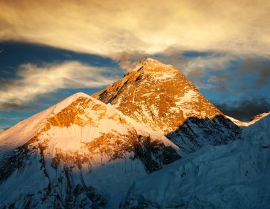 kala patthar - trek everest ana kampı - Nepal everest akşam manzarası