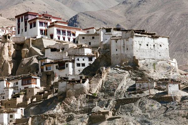 Lamayuru gompa - buddhistický klášter v údolí Indu — Stock fotografie