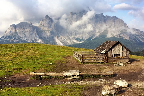 Morning view from Sexten Dolomites with chalet — Stock Photo, Image