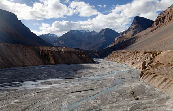 Uitzicht vanaf de Indiase Himalaya — Stockfoto