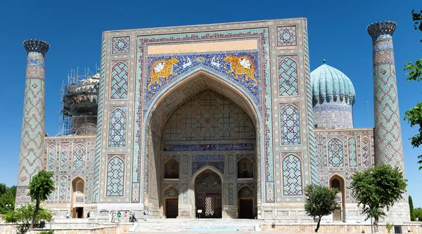 Sher Dor Medressa - Registan - Samarkand - Uzbekistan — Stock Photo, Image