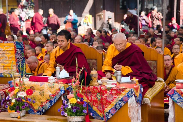 Meditação de monges budistas tibetanos — Fotografia de Stock