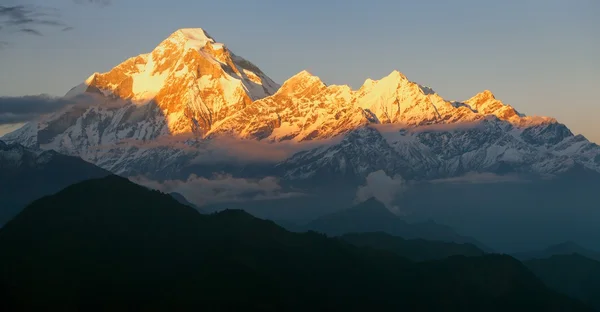 Vista panoramica serale del monte Dhaulagiri - Nepal — Foto Stock